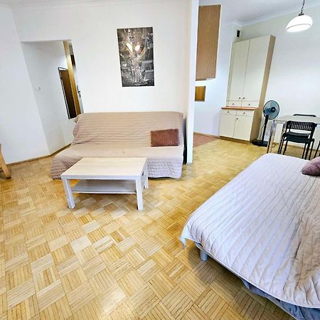 Green Kabaty Apartment 1 وارسو المظهر الخارجي الصورة